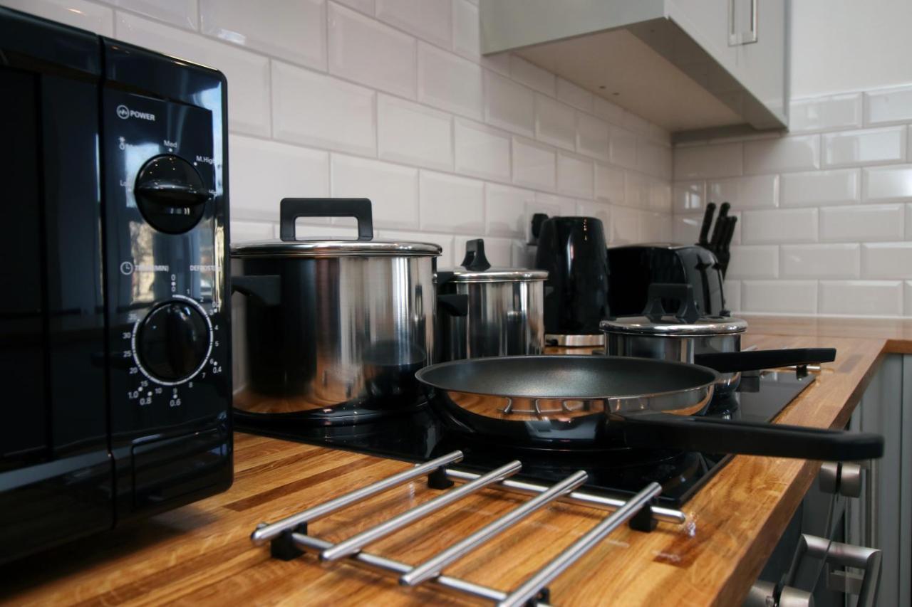 No 49 City Apartments, Perfect For Business And Leisure Stays, 10 Min Drive Into City Centre, Easy Access To Local Transport, 1Br And 2Br Available, Free Parking Cardiff Zewnętrze zdjęcie